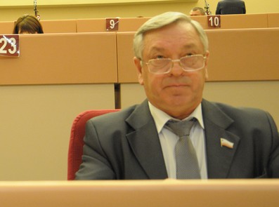 Депутат Курихин потребовал досрочного освобождения от должности главы думского комитета
