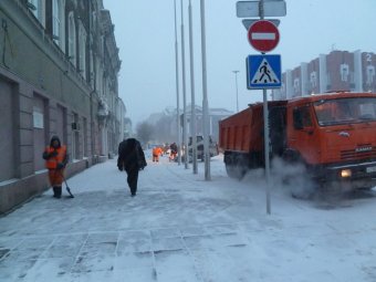 После снегопадов всю уборочную технику будут стягивать в центр Саратова
