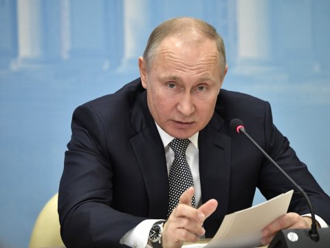 Путин допустил фактическую ошибку в биографии Ломоносова Путин допустил фактическую ошибку в биографии Ломоносова
