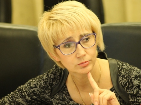 Елена Щербакова сложила полномочия председателя собрания Балашовского района