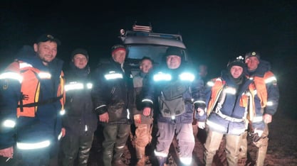 В Саратовской области спасатели эвакуировали шестерых рабочих из затопленного паводком вагончика