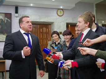 Олег Грищенко наказал главу администрации за вырванное дерево
