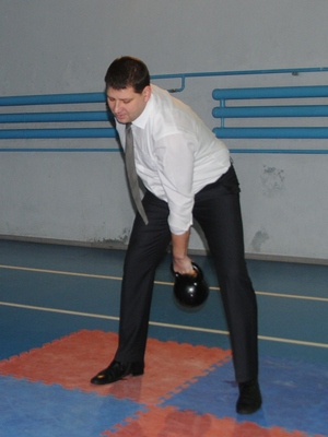 Министр молодежной политики, спорта и туризма области Александр Абросимов может не только руководить, но и пример показать