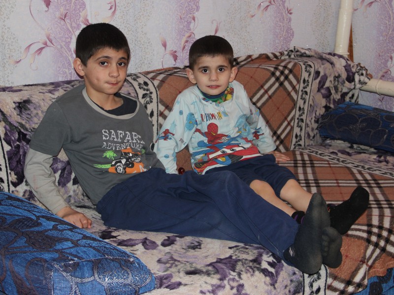 Курдские семьи, как правило, многодетные. Младшеклассники уже вернулись домой