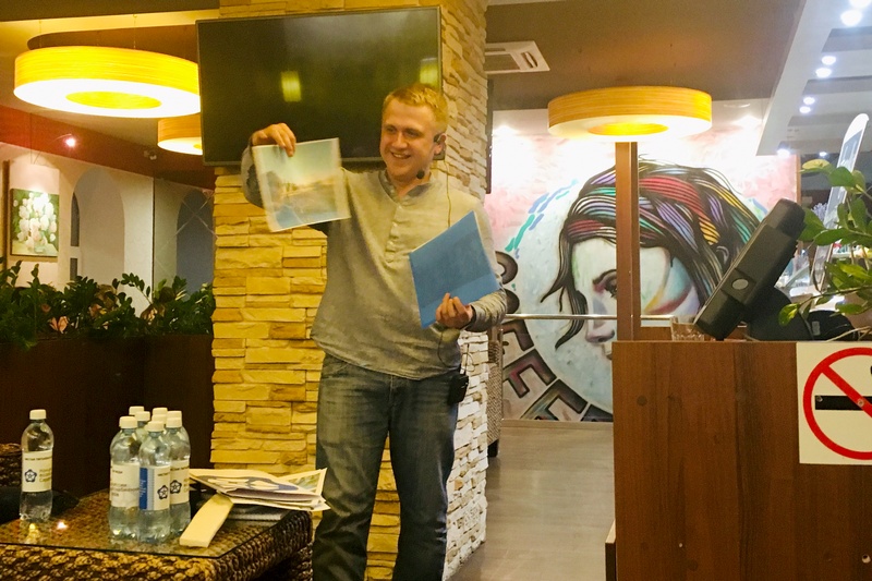 Михаил Сычев рассказывает, как работает с негативной повесткой