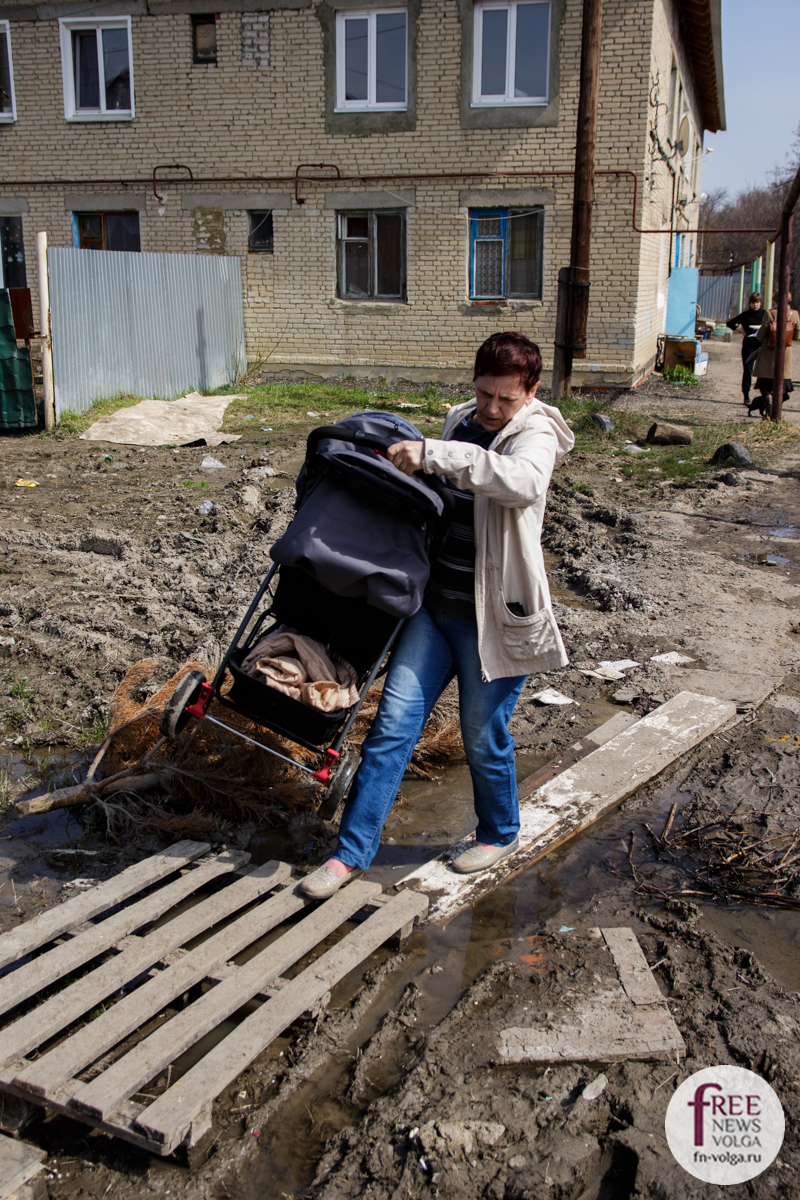 Как выжить в Жасминном: без асфальта, среди болота и мусора