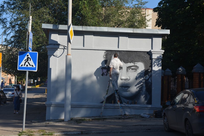 Создание граффити-портрета Сергея Бодрова-младшего в Саратове