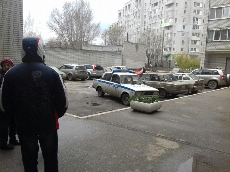 Эвакуация жильцов дома на улице Орджоникидзе.