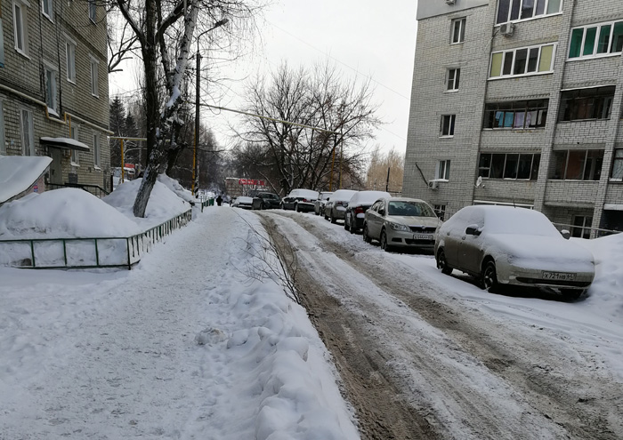 Открытый люк на улице Мира.jpg