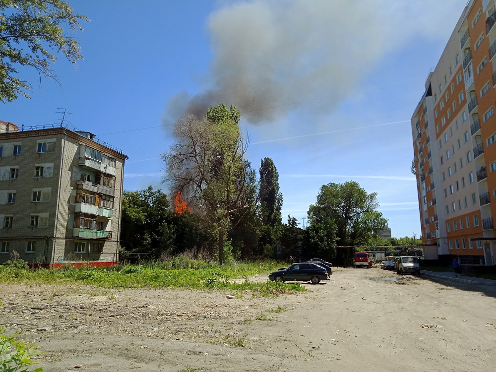 пожар в Заводском районе 16.06.18.jpg