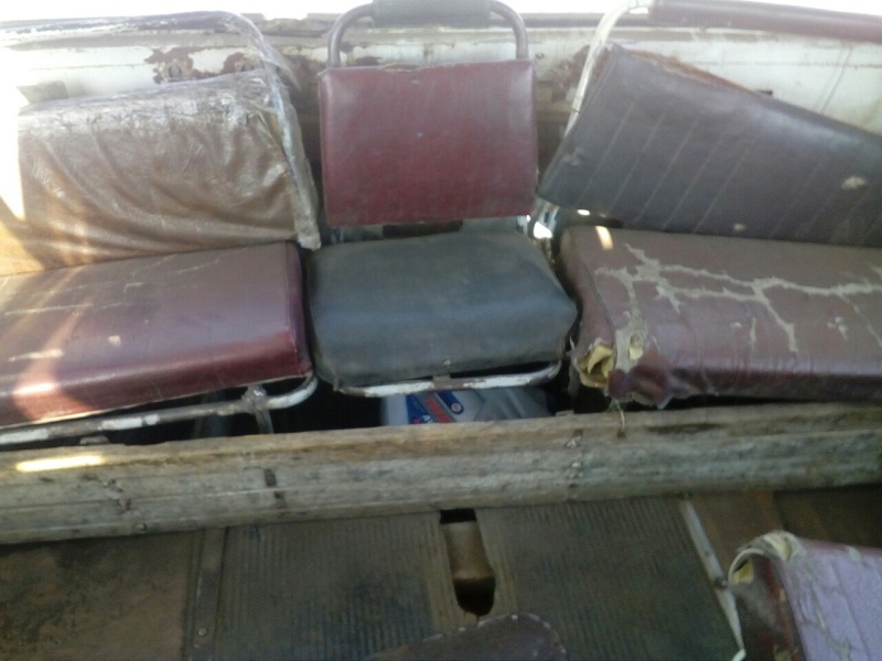 оторванные сидения в автобусе Аткарска.jpg