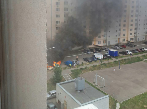 Сгорели автомобили на стоянке.jpg
