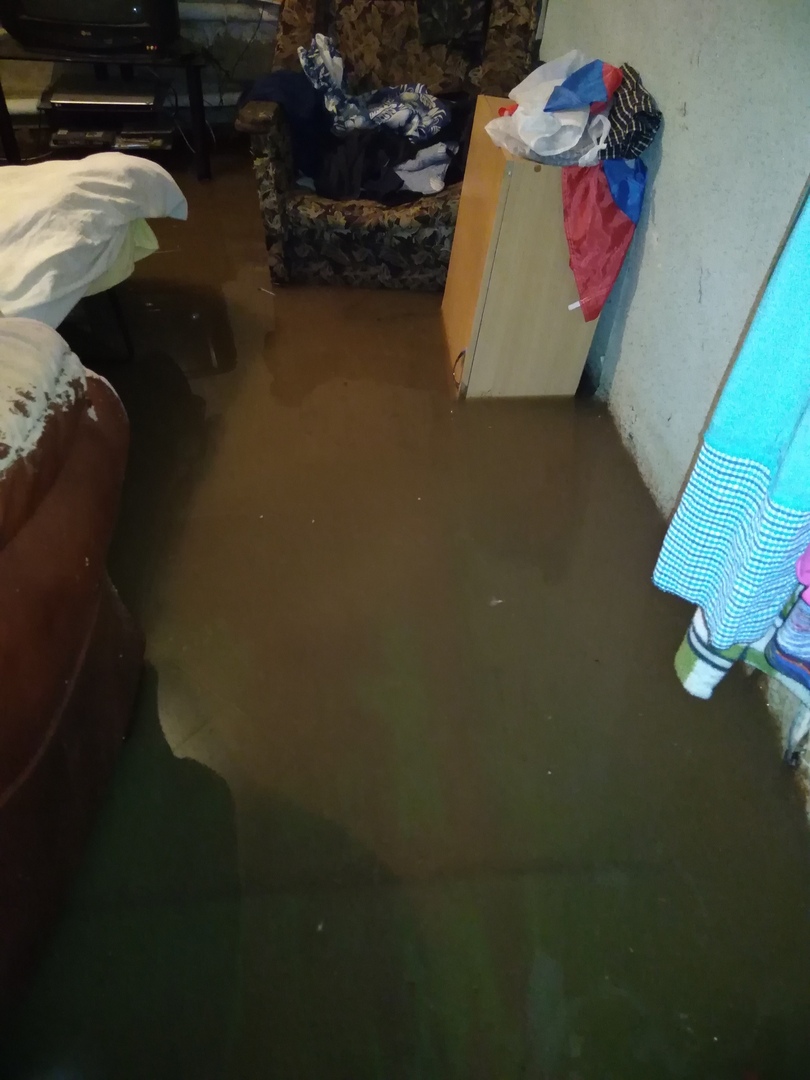 Затопленный дом во 2-м Пугачевском поселке (2).jpg