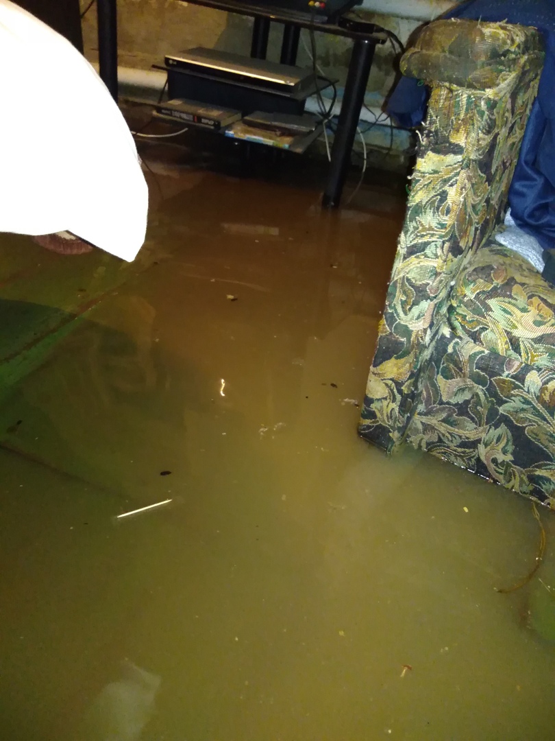 Затопленный дом во 2-м Пугачевском поселке (3).jpg
