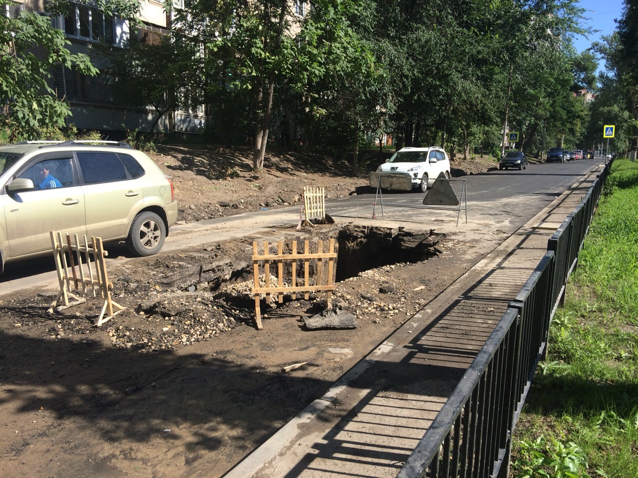 Вскрышные работы на ремонтируемой улице Рахова