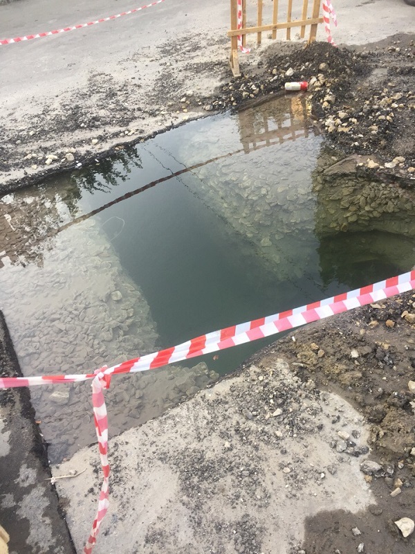 бассейн Клеопатры в центре Саратова.jpg