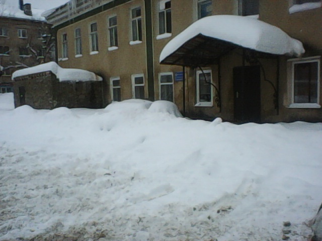 неубранный снег в Петровске.jpg