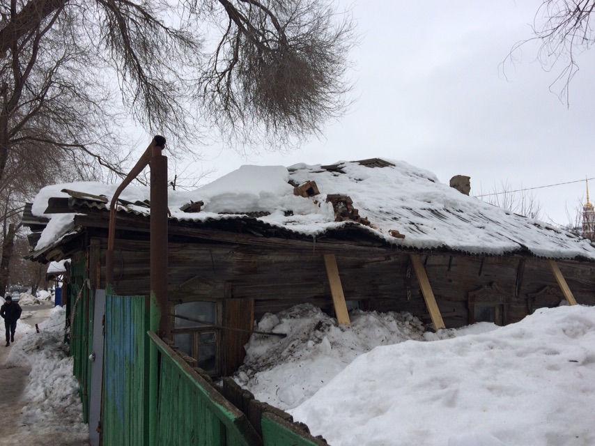 Обрушение крыши дома в Саратове.