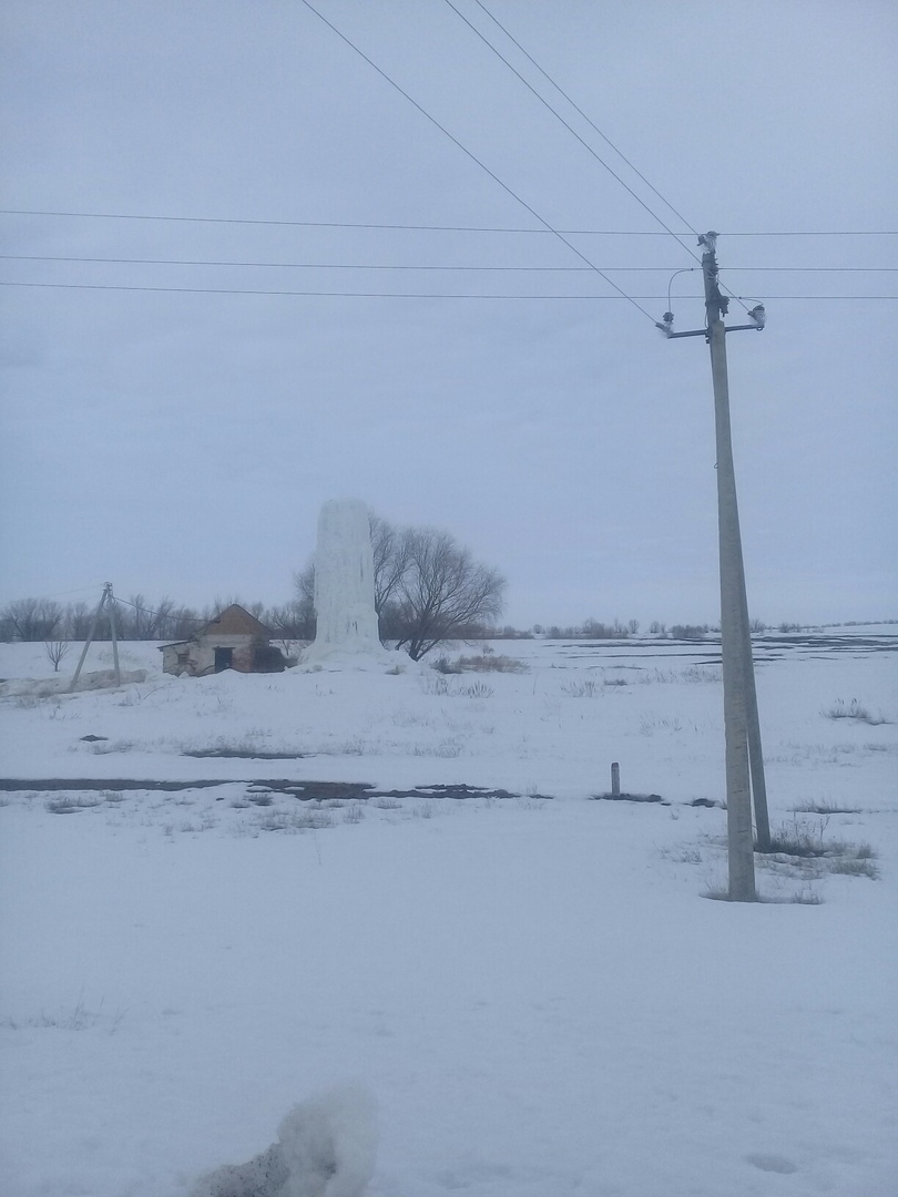 Водонапорная башня в селе Новорепное Ершовского района