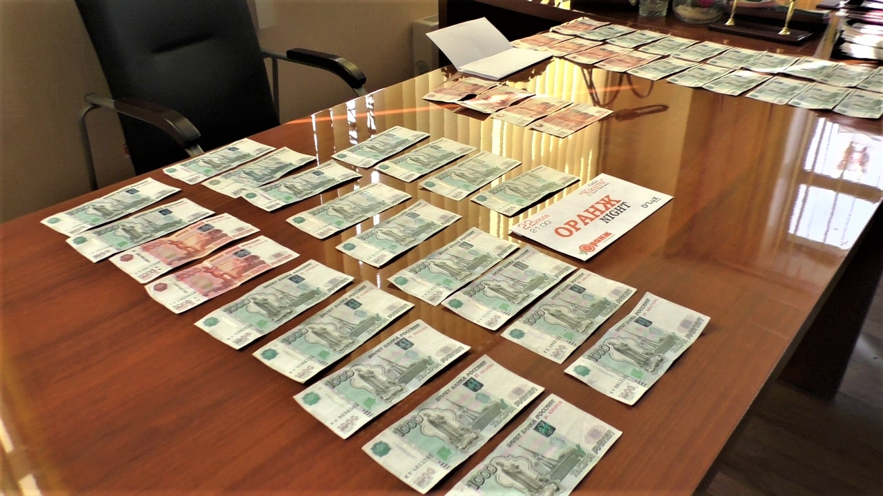 Сотрудники ФСБ провели обыск в налоговой инспекции Балакова (2).jpg