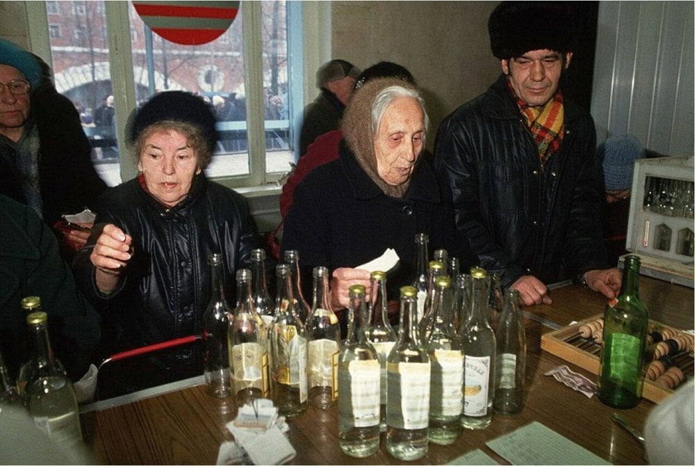 1991. Москва. Очередь за водкой