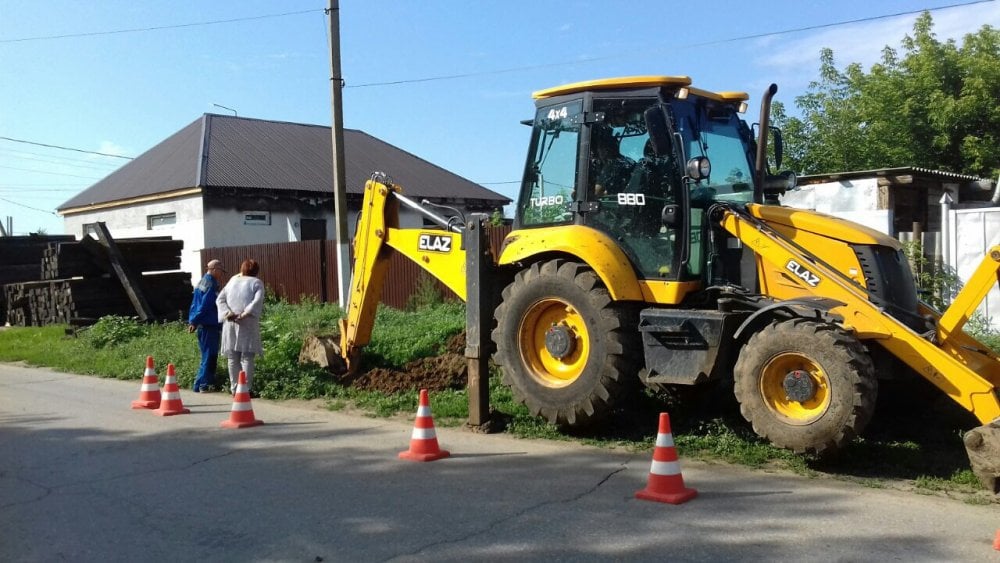 В Красном Куте судебные приставы заставили коммунальщиков провести воду многодетной семье