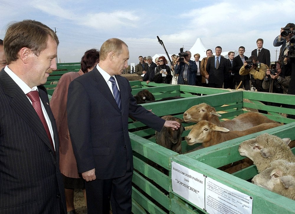 Путин на агрофирме «Николаевская», 2004 год. Фото – vvprf.ru