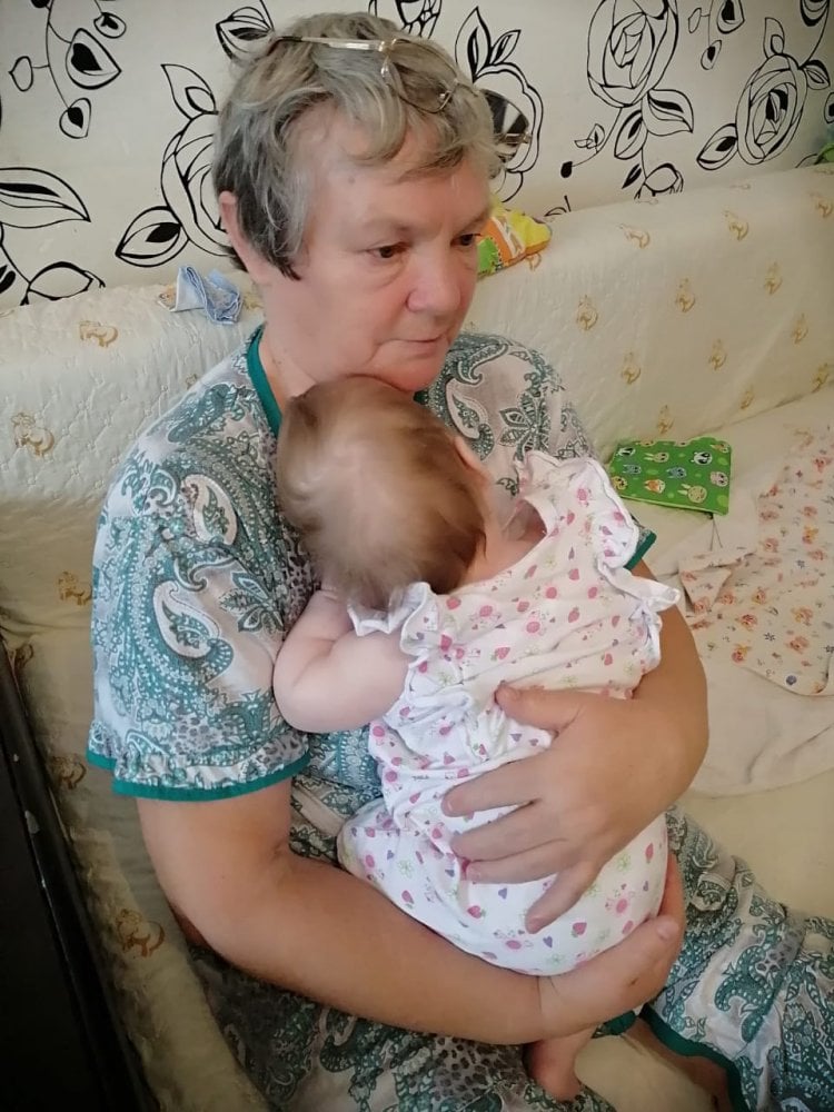Катя с бабушкой