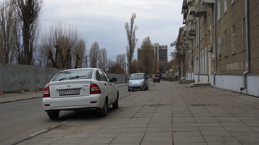 автомобили остались припаркованы в зоне работ
