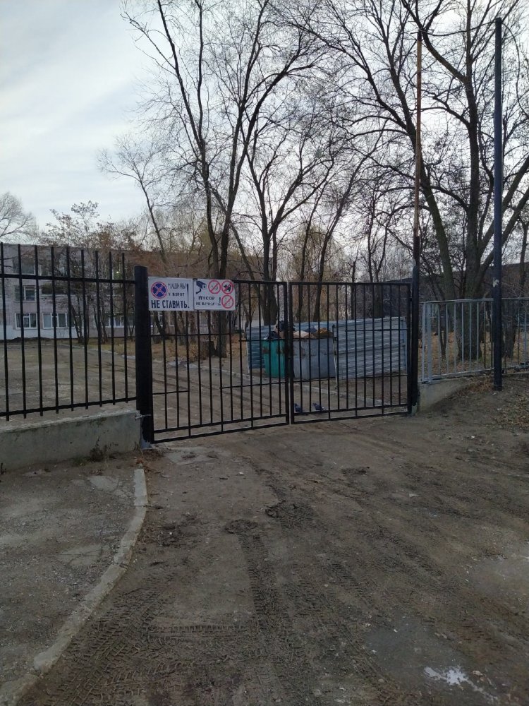 вход к школе №55 с улицы Днепропетровской закрыли