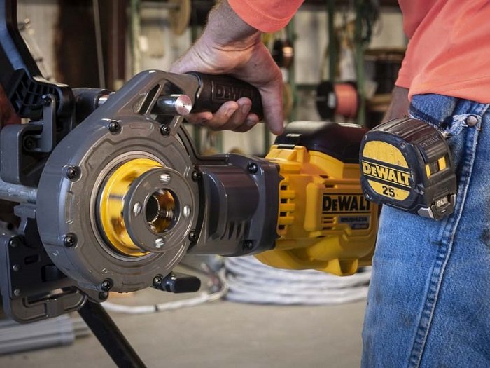 Аккумуляторная резьбонарезная машина DeWalt 60V FlexVolt