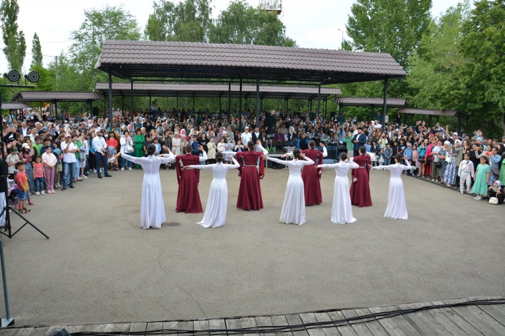 Выступления творческих коллективов