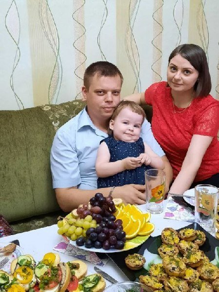 Арина Горская, её родители Дарья и Александр Арина Горская, её родители Дарья и Александр
