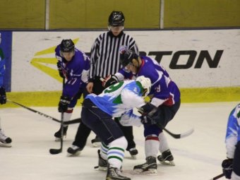 Саратовские хоккеисты выиграли два матча в рамках ВХЛ
