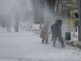 Во время битвы снегоуборочных машин пострадали жители Саратова