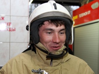 Пожарные вручили почетный знак Александру Логинову