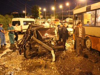 В ДТП на Танкистов попали 37 машин, пострадали 17 человек, погибших нет