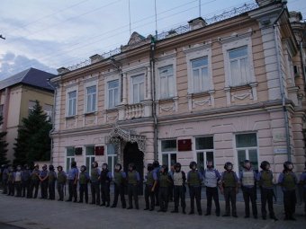 Сход жителей Пугачева на Соборной площади закончен