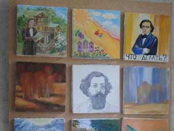 В музее-усадьбе Чернышевского выставили рисунки Дмитрия Аяцкова и Светланы Краснощековой