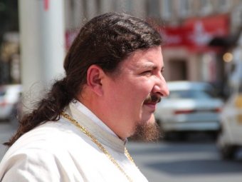 Саратовская епархия разберется в ситуации с нападением священника на журналиста