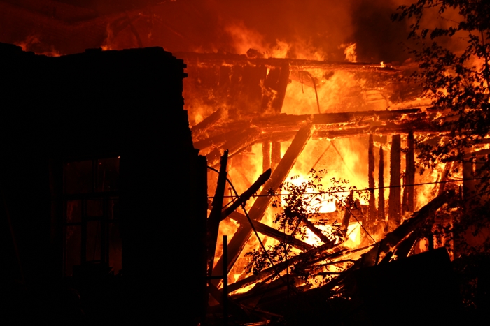В пожаре на Яблочкова нет пострадавших