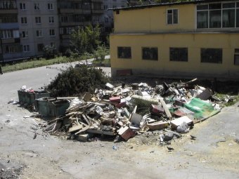 Власти Саратова констатируют, что ситуация с вывозом мусора в городе «обостряется»