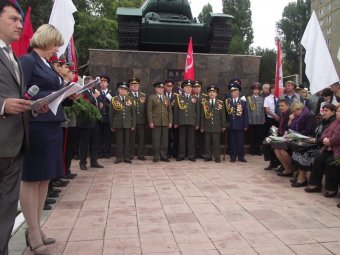 День танкиста в Саратове отметили митингом