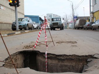Городские власти не устраняют «провал» на Соколовой уже две недели 