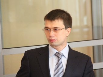 Из-за болезни защитника депутат Владислав Малышев нанял нового адвоката