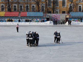 «Универсал» на домашнем льду разгромил казахстанский «Акжайык»