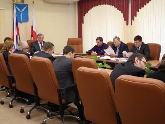 Комитет облдумы по госстроительству утвердил десять кандидатов в мировые судьи