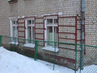 Зампред Сергей Канчер поручил провести техническое обследование здания больницы в Аткарске до 1 марта