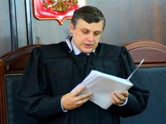 Судья Бартенев отменил еще одно постановление райсуда, оштрафовавшего заявителя шествия в защиту «узников 6 мая»