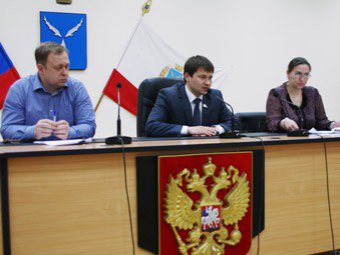 Министр Дмитрий Тепин не видит связи между проверкой реализации программы переселения из аварийного жилья и отставкой Сергея Канчера
